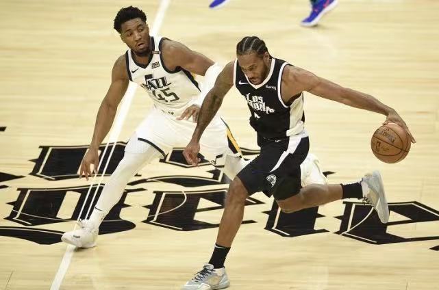 乐球直播nba- 法兰克福主场灯光故障比赛中断  